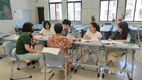 集体备课技术组.jpg 集体备课技术组.jpg