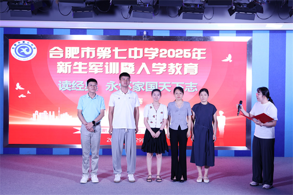 评委们.jpg 评委们.jpg