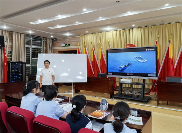 政治3.jpg 政治3.jpg