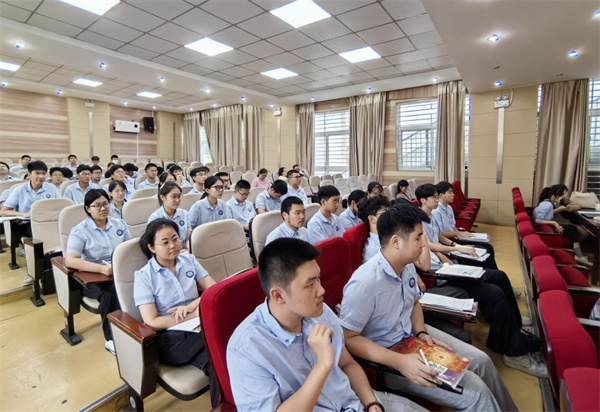 政治2.jpg 政治2.jpg