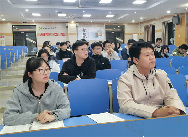 合肥七中高二年级召开学生自主管理会(图2)